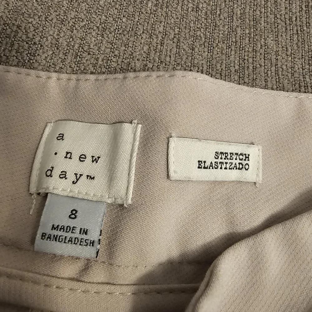 A New Day Cream Taupe Casual Stretch Neutral High Rise Shorts Size 8